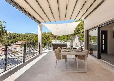 Vakantiehuis Sea View House With Jacuzzi - Casa Bianca Brac *