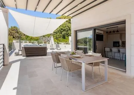 Sea View House With Jacuzzi - Casa Bianca Brac *