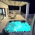 בית נופש Sea View House With Jacuzzi - Casa Bianca Brac *